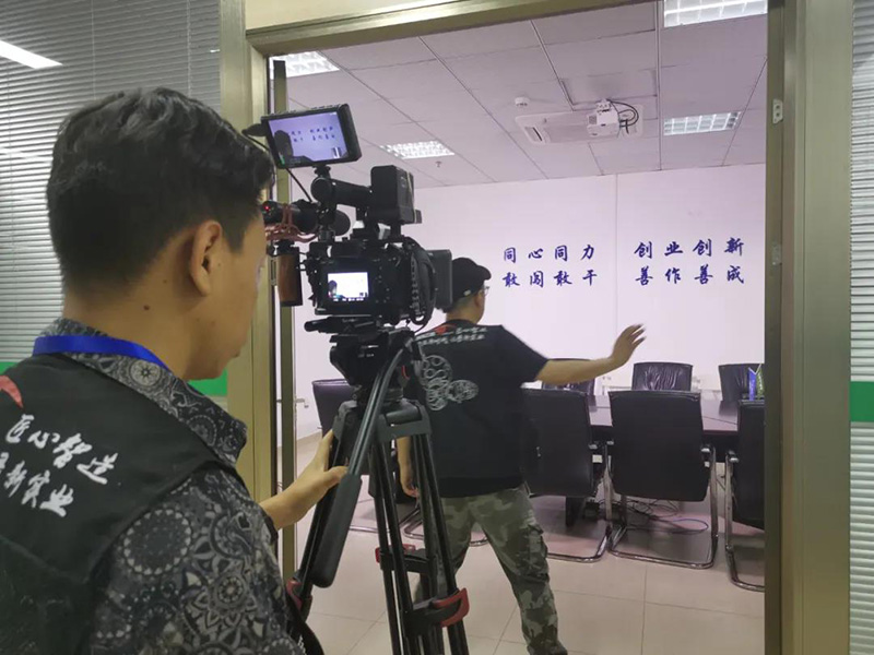 中检bifa必发《匠心智造》纪录片拍摄顺利杀青